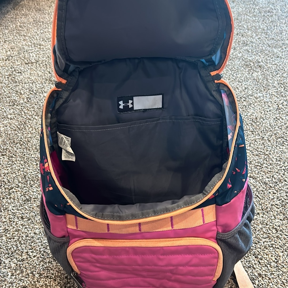 under armor backpack! - Picture 3 of 3